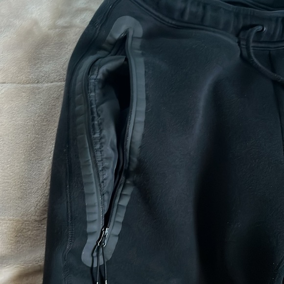 100% authentic nike tech pant joggers size Men’s Medium bundle. - Picture 14 of 15